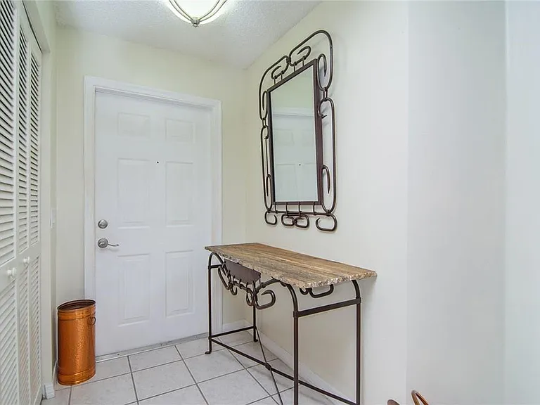 4297 Pine Ridge Ct — Photo 3
