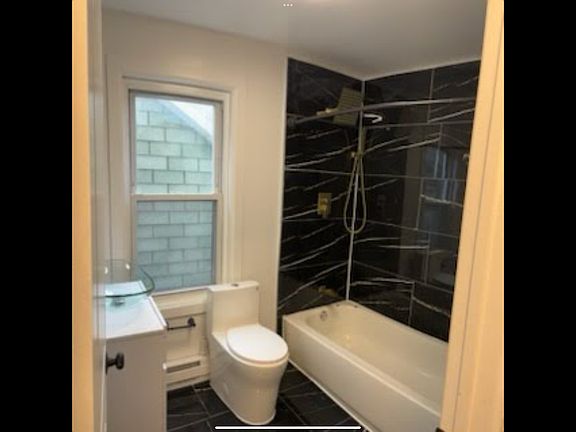 5th image of 41 W Grand Ave #1
