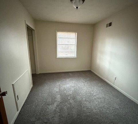 4th image of 3237 Foxbriar Dr