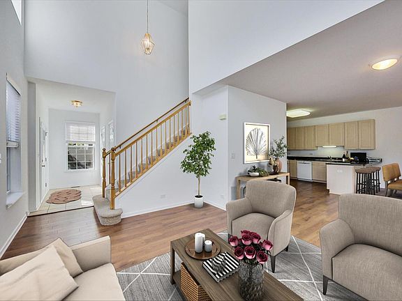 4th image of 384 W Pointe Dr #4D