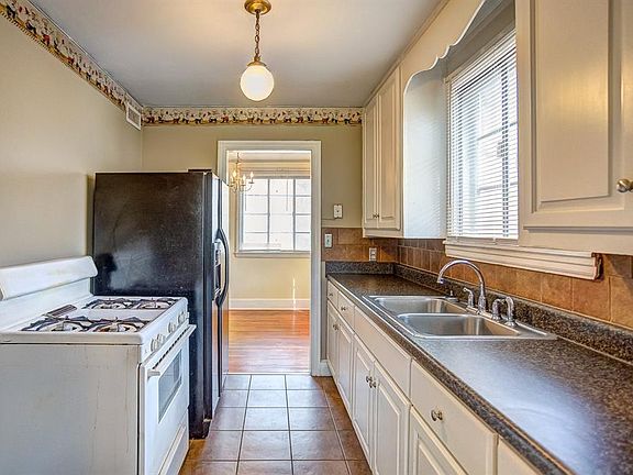 5th image of 2032 McKinley Ave