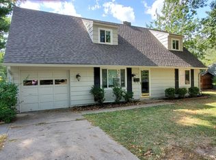 5511 W 100th Ter, Overland Park, KS 66207