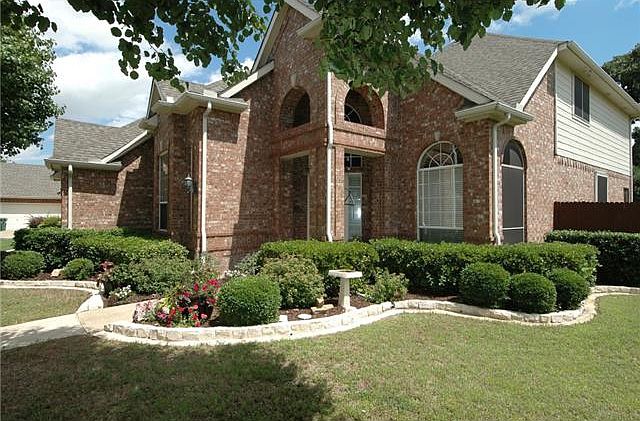 1st image of 921 Rosemary Dr