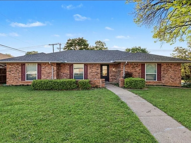 4900 Ridgeline Dr — Photo 1