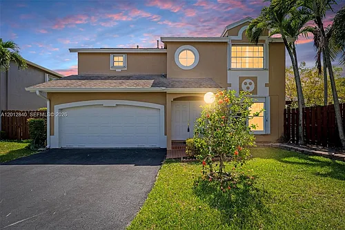 10065 NW 54th Ter Photo 1