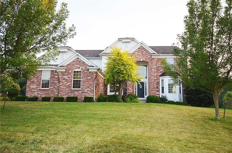 1st image of 3917 Castle Rock Dr