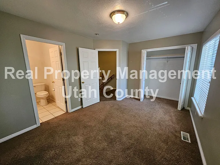 42 W 680 N — Photo 16