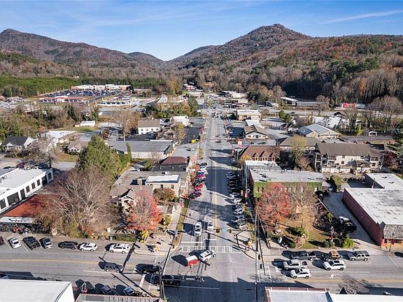 5th image of 1 Raven Ridge Rd