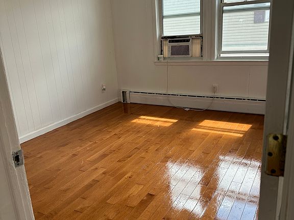 4th image of 3956 Victory Blvd Floor 2