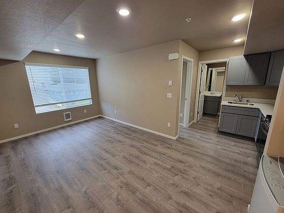4th image of 4045 S Puget Sound Ave #173