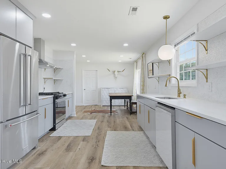 1211 Old Folkstone Rd — Photo 14