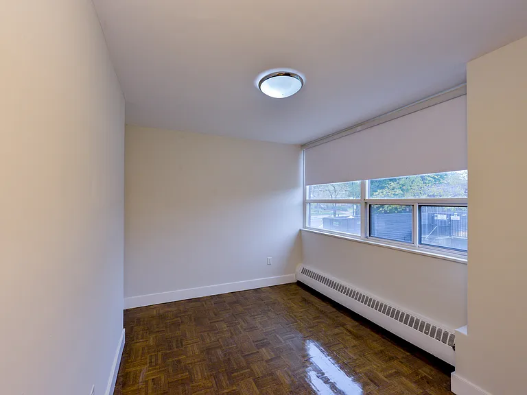 4190 Bathurst St — Photo 21