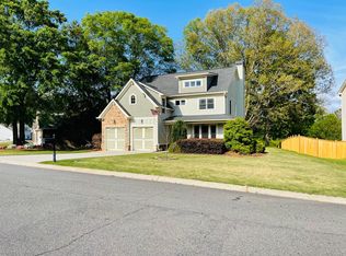 7945 Gracen Dr, Gainesville, GA