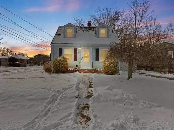 43 Deer St, Rumford, RI 02916