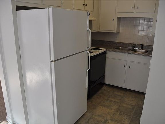 4th image of 115 N Gordon Dr APT 7