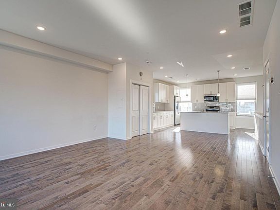2nd image of 2041 E Lehigh Ave #B64