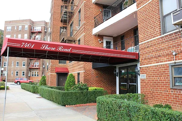 Sold by Calabrese Real Estate | media 31