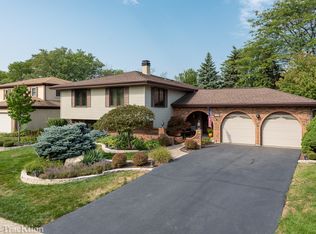 3148 Venard Rd, Downers Grove, IL 60515