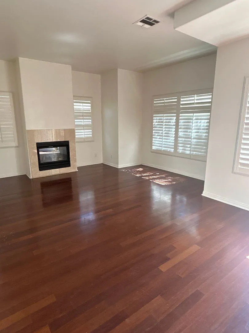 Spacious 2-Bedroom Condo in Prime Pasadena Area — Photo 4