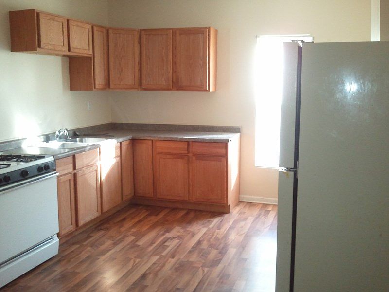 1st image of 303 S Day Ave
