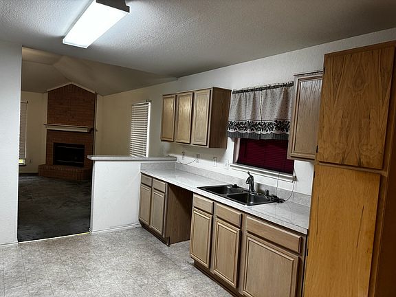 4th image of 2836 Saint Johns Ave