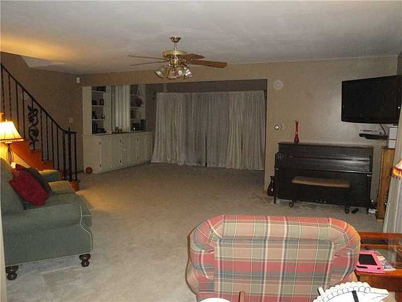 2nd image of 2709 Emerson Ave