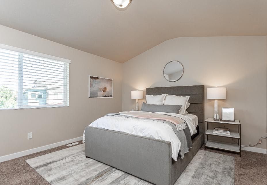 2nd image of 979 W Willow Garden Paseo