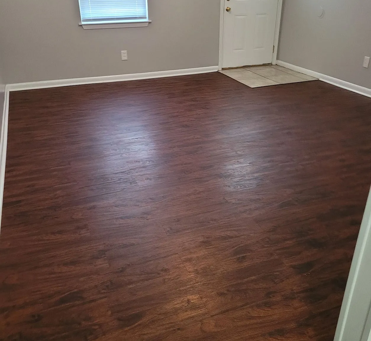 3 bed, 1300 sqft, $1,595 — Photo 1