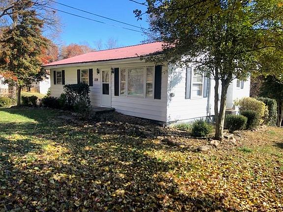 3rd image of 119 Woodland Cir