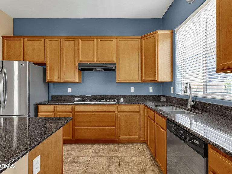 2403 E Robb Ln — Photo 11
