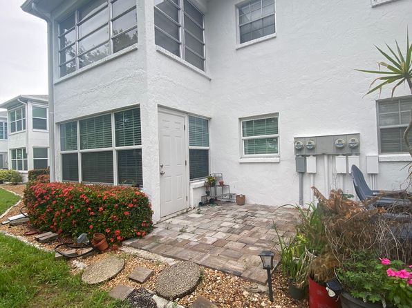 7035 Cedarhurst Dr #2B