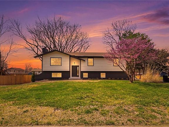 2nd image of 2201 Marvonne Rd