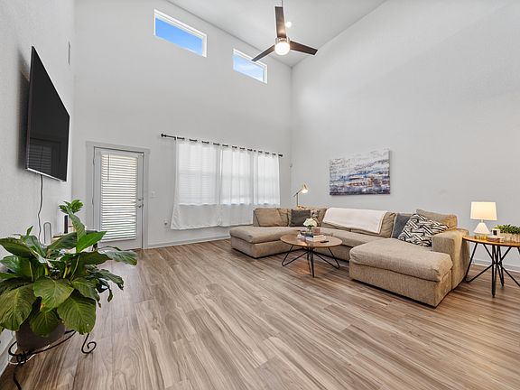 4th image of 14008 Zuhause Dr