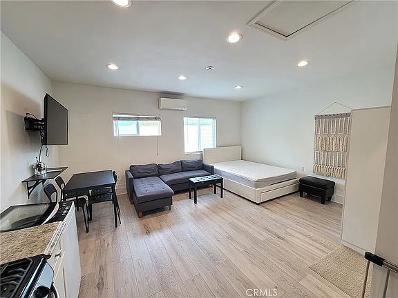 2nd image of 17559 Lemay Pl