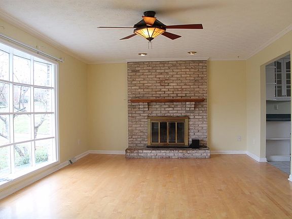 3rd image of 209 Vicksburg Dr
