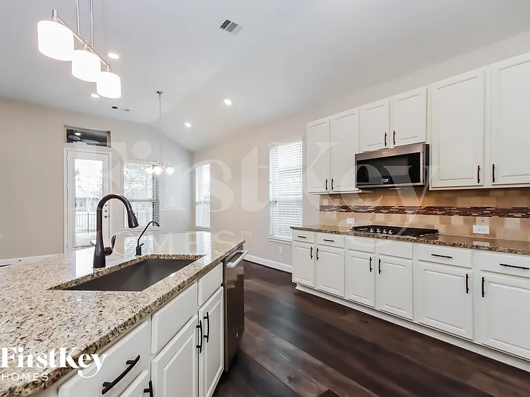 6015 River Timber Trl — Photo 6