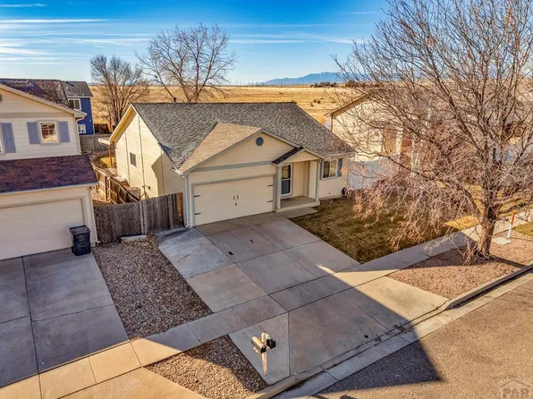 3806 Pronghorn Ln, Pueblo, CO 81005