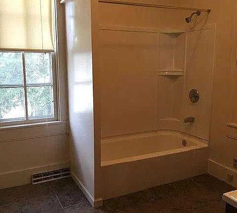 5th image of 1202 Columbia St APT 1