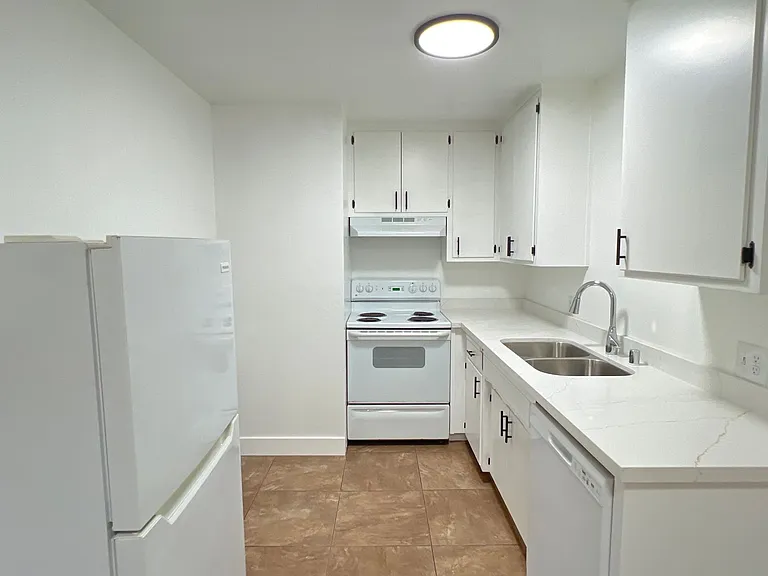 4236 Columbus St — Photo 7