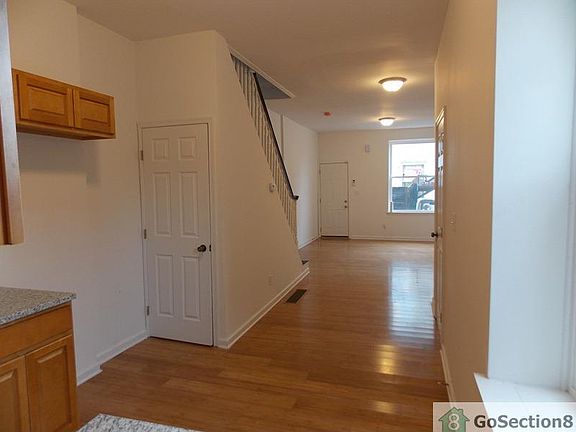 2nd image of 1704 N Newkirk St