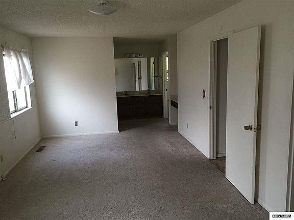 5th image of 2231 Tangerine St