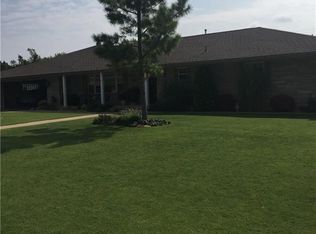 905 N 6th St, Thomas, OK 73669