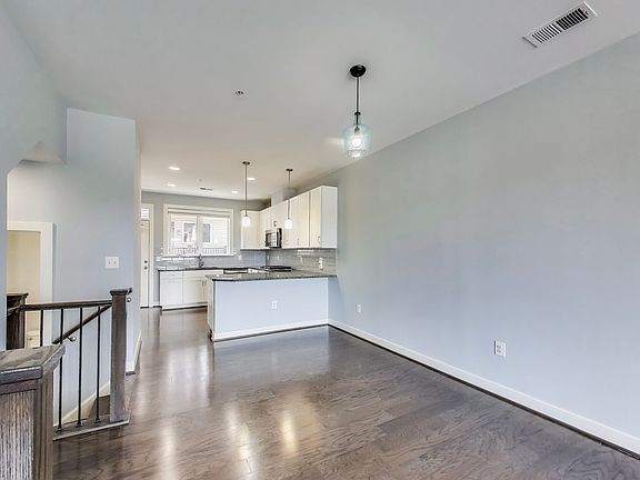 5th image of 16580 Crabbs Branch Way