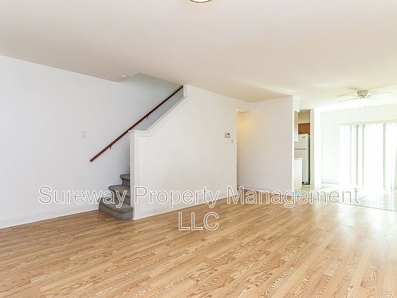 2nd image of 1004 W Oregon Ave