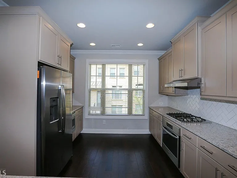 208 Bedford Aly — Photo 11
