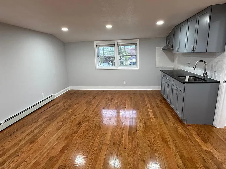 1376 Clay St #2 — Photo 3