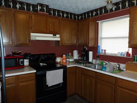 2nd image of 810 Eagle Den Dr