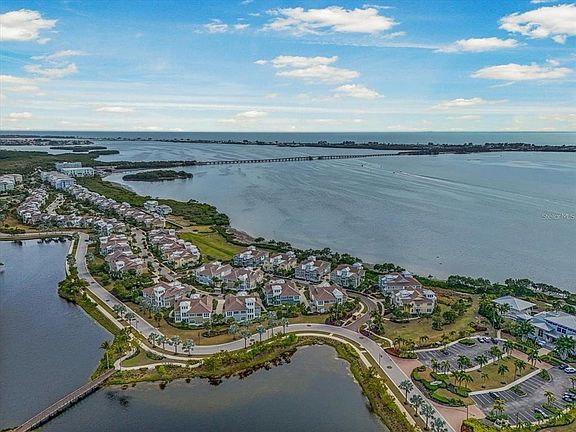 3rd image of 324 HARBOUR SOUND COURT