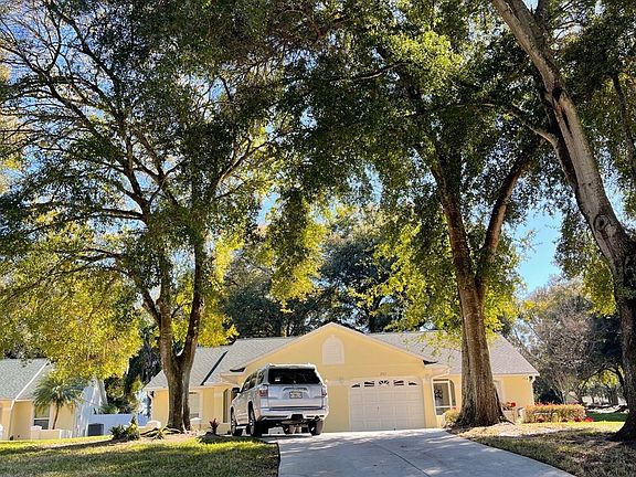 2nd image of 8926 Courtyard Ln