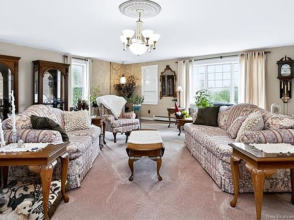 2nd image of 29 Hillhurst Dr